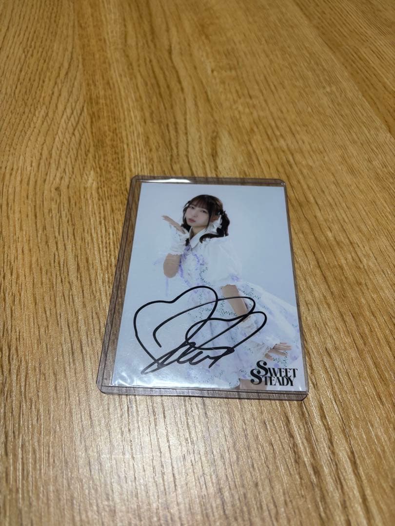 塩川莉世 直筆サイン ハート衣装