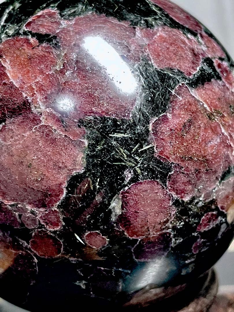 ガーネット インヌーマイト【丸玉●スフィア】台座付き◆天然石◆パワーストーン