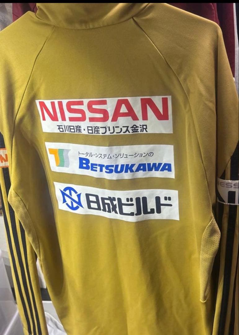 ツエーゲン金沢　adidas ゴールド ジップアップ ピステ XO