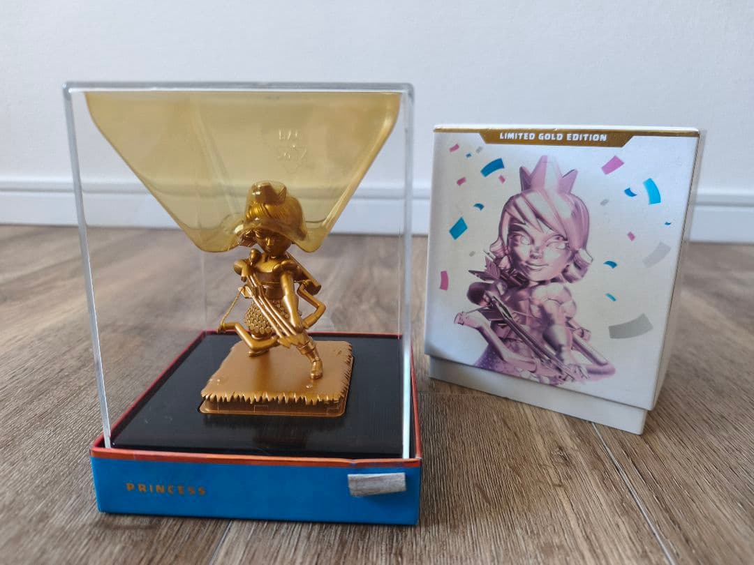 【希少非売品】クラロワ プリンセス フィギュア 限定ゴールドエディション