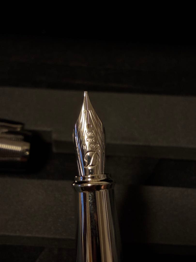 STデュポン　007スペクターリミテッドコレクション万年筆　字幅M