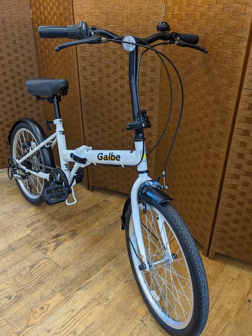 U056　美品　 折りたたみ自転車　20インチ 6段変速 ホワイト