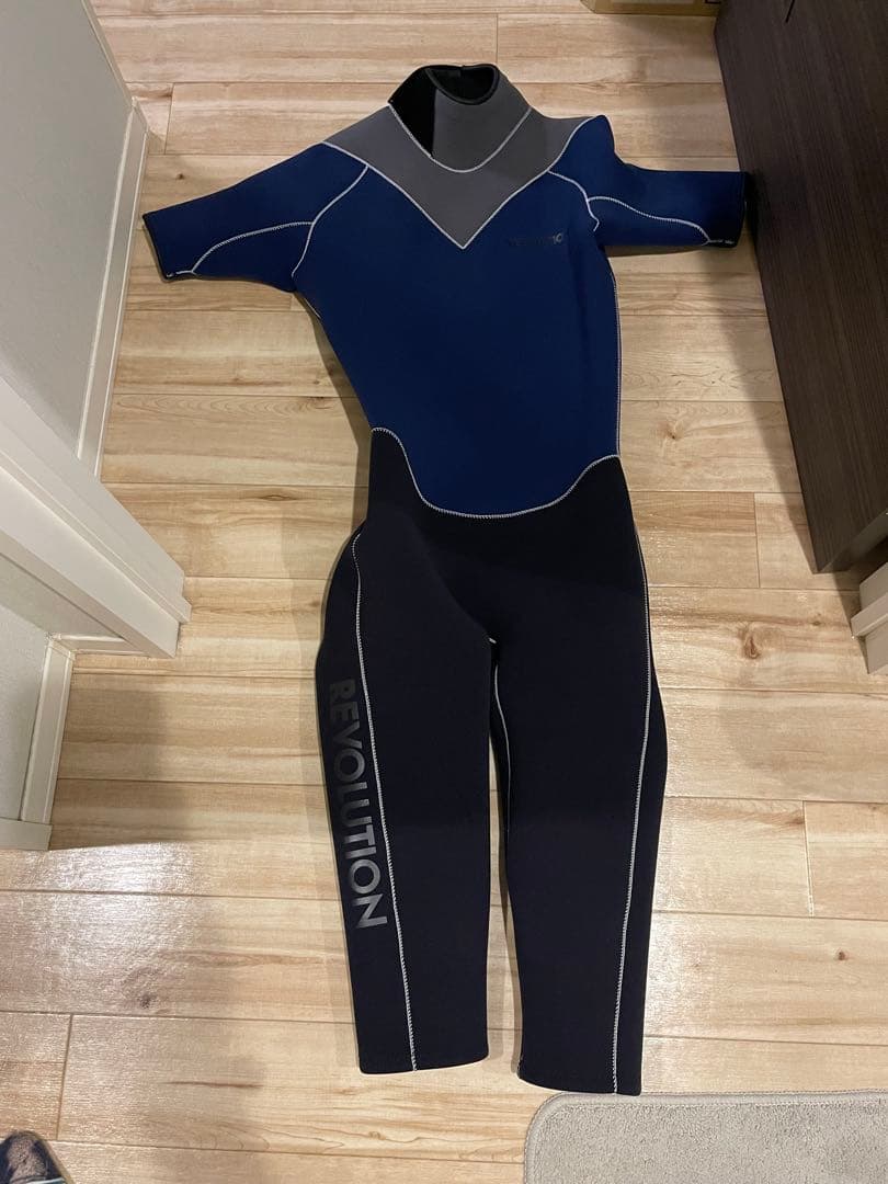 REVO レボリューション　スプリング（半袖半パン） L〜XL相当【美品/お得】