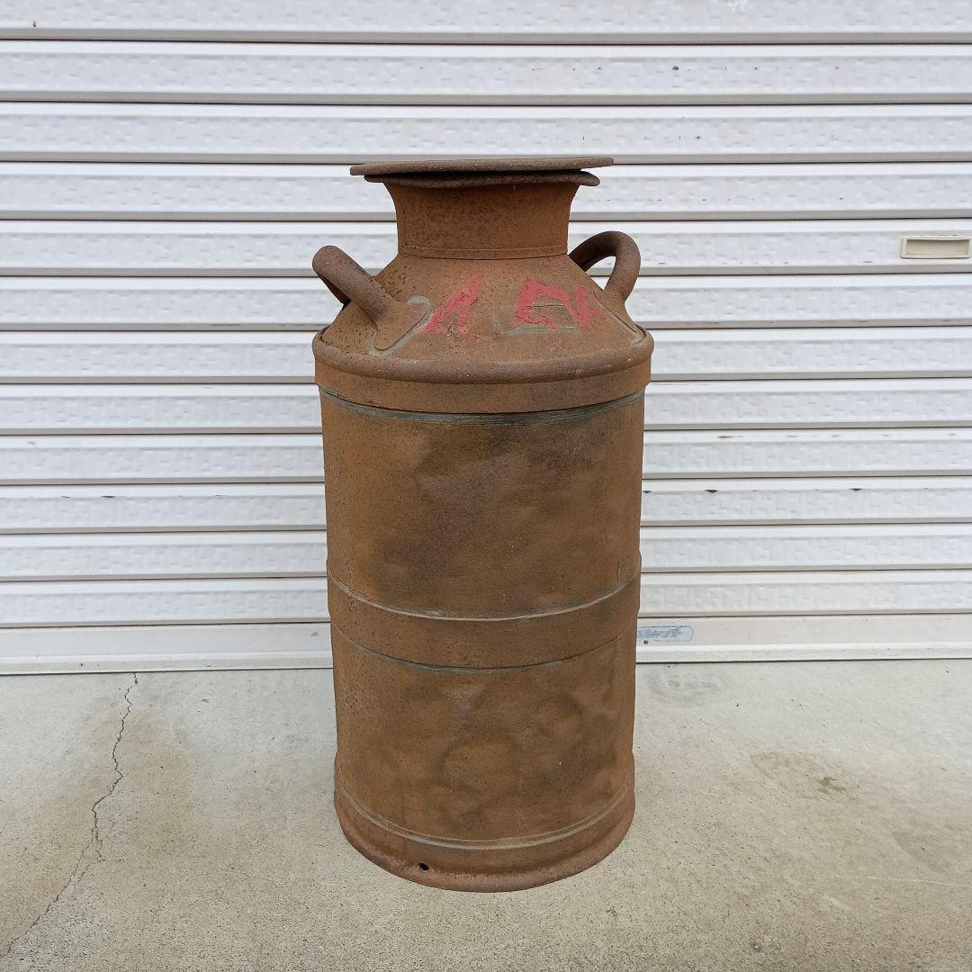 アンティーク ミルク缶 錆びた金属製