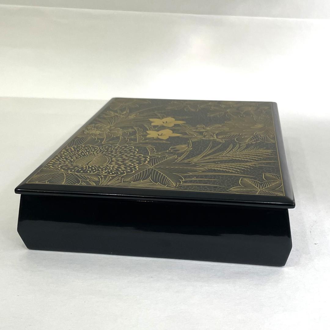 手許箱（てもと箱）　小物入れ　漆器　木製　漆　花沈金　Q032