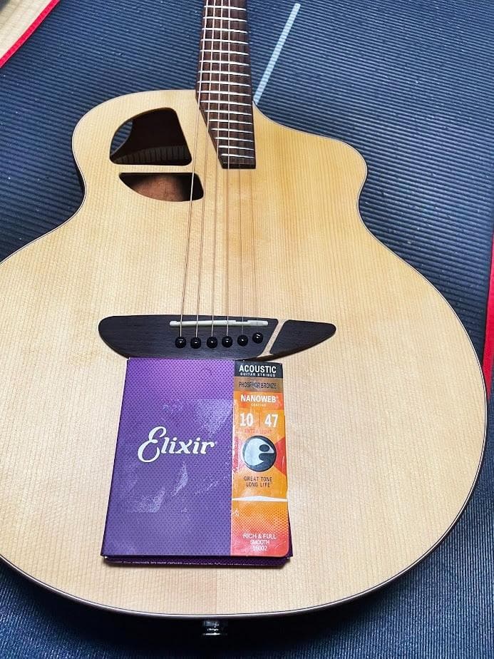 軽量で弾きやすいエレアコのマレーシア発ブランド\"エル・ルシアー\"