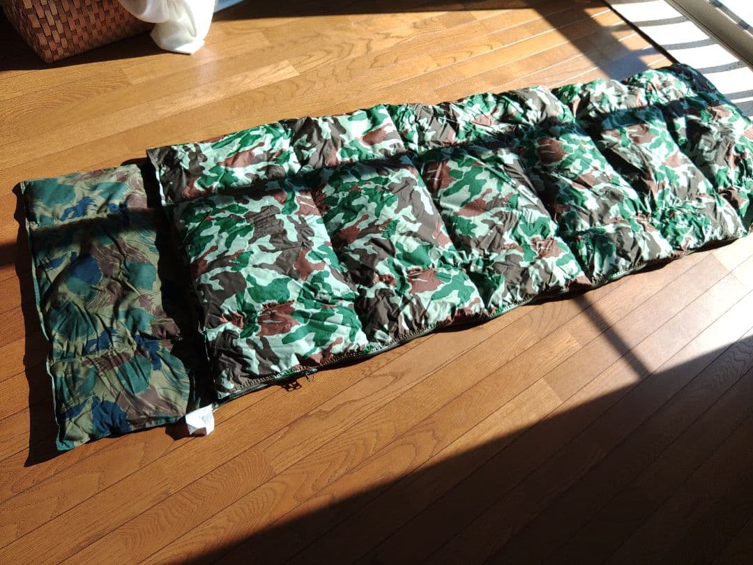 リバーシブル迷彩柄 寝袋 150cm x 230cm