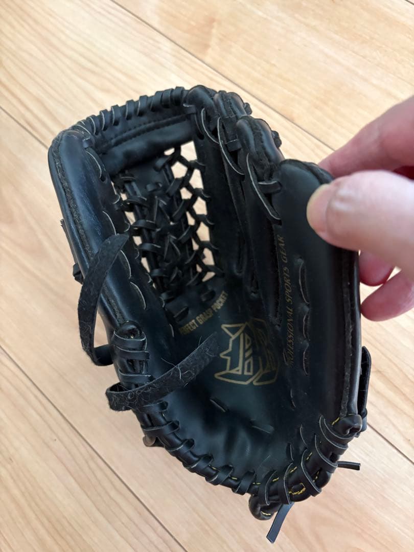 黒PUレザー軟式グローブ子供用とミズノキャッチャーミット本革製大人用ほぼ未使用品