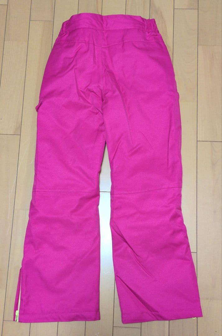 子ども用　スキー．スノーボードウェア 　ピンクとマルチカラー