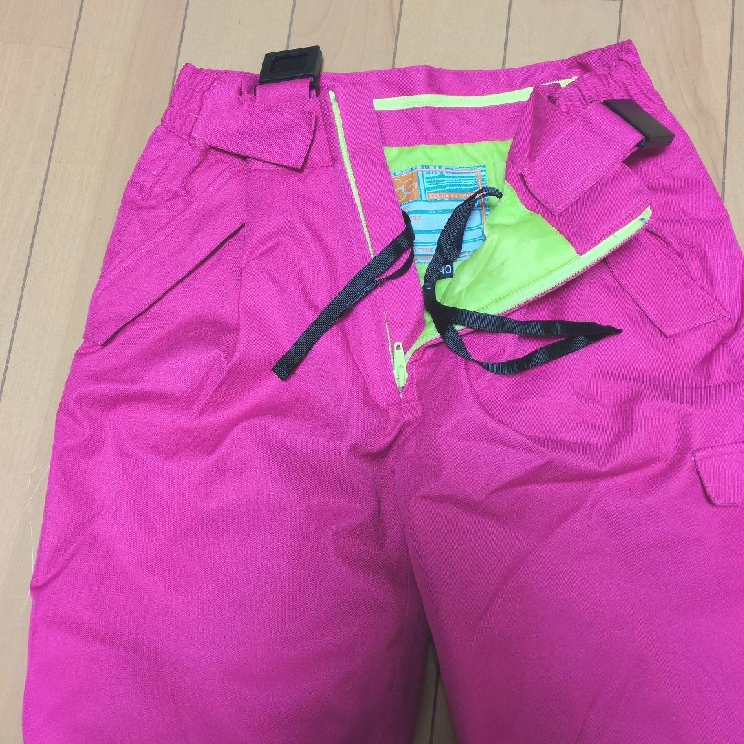 子ども用　スキー．スノーボードウェア 　ピンクとマルチカラー