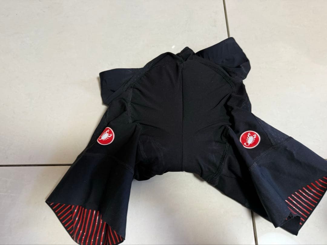 カステリ　ウィメンズサイクリングショーツ