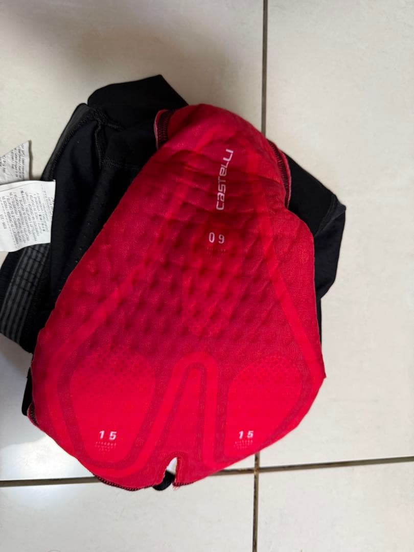 カステリ　ウィメンズサイクリングショーツ