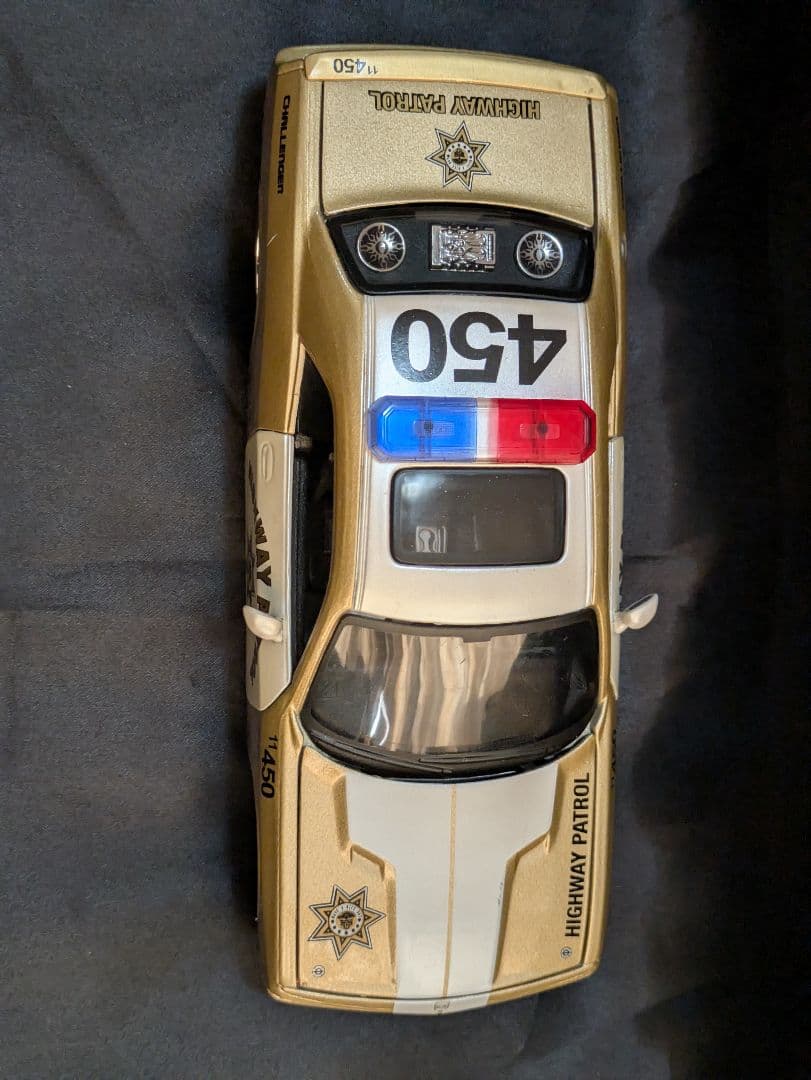 MAISTO　ダッジ　チャレンジャー　ハイウェイパトロール　パトカー　1/24