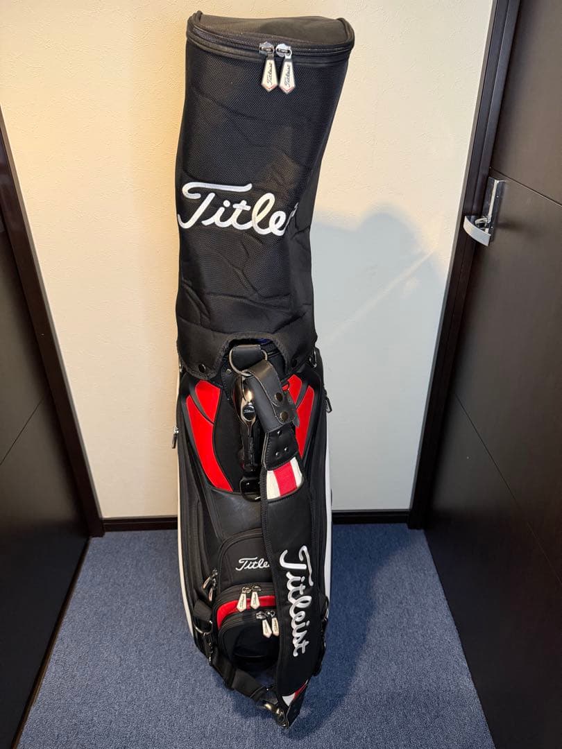 【1番人気】タイトリスト　ツアーキャディバッグ