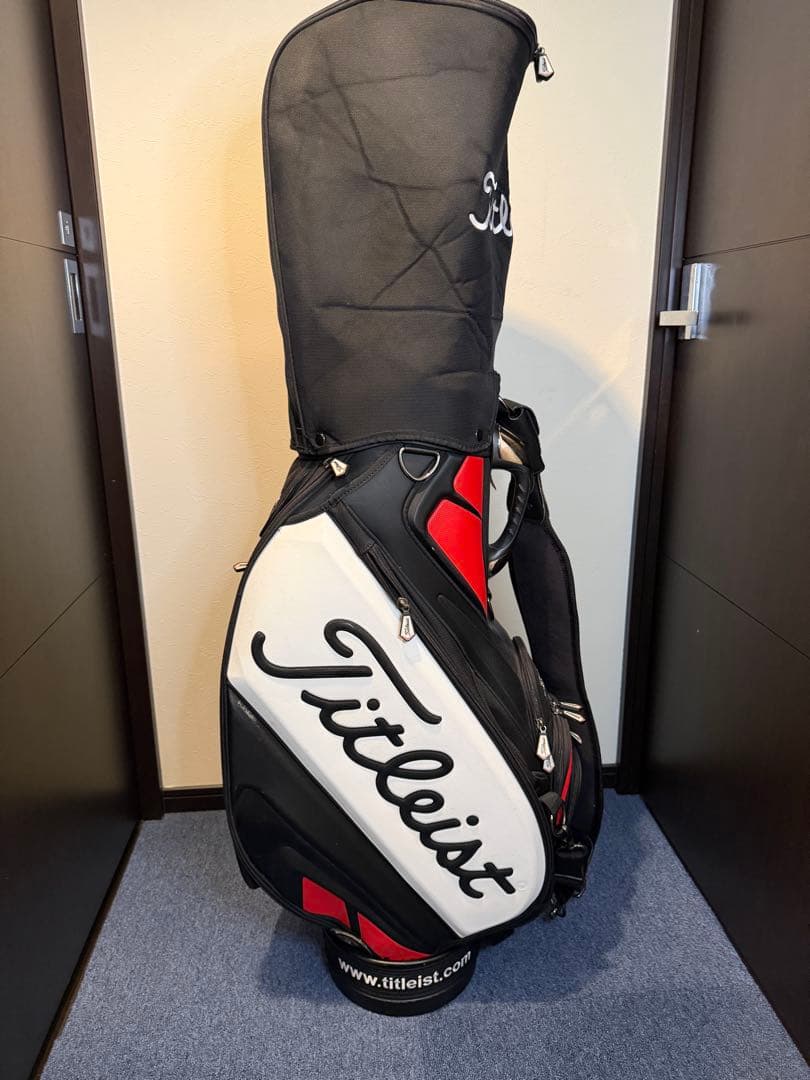 【1番人気】タイトリスト　ツアーキャディバッグ
