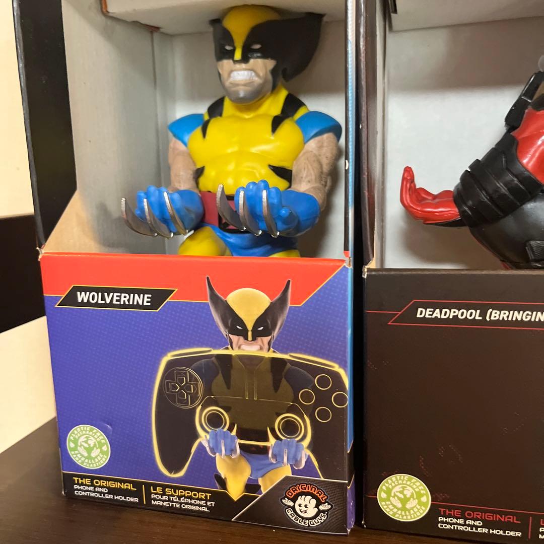 マーベル　ウルヴァリン & デッドプール　スマホ&ゲームコントローラーホルダー