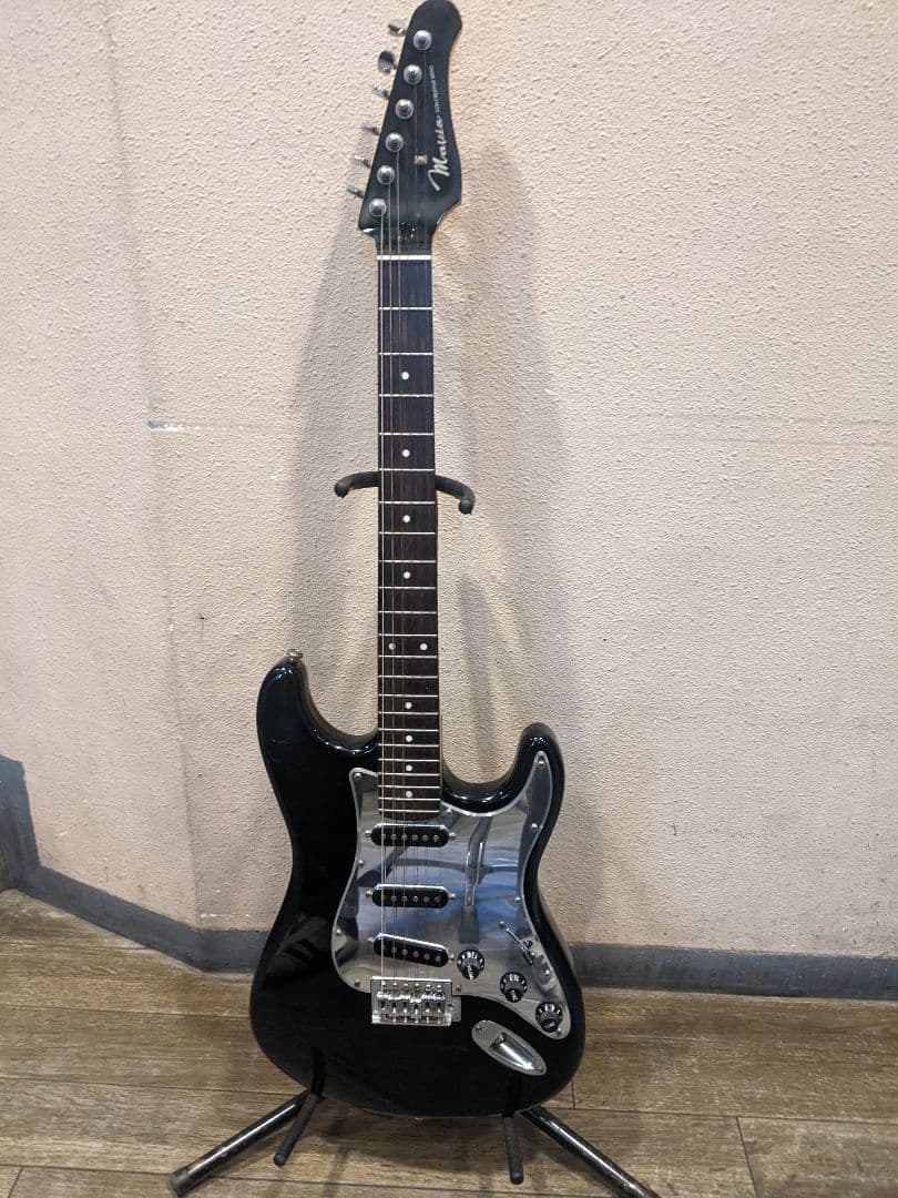 MAVIS メイビス ストラトキャスター、ハードケース付き！