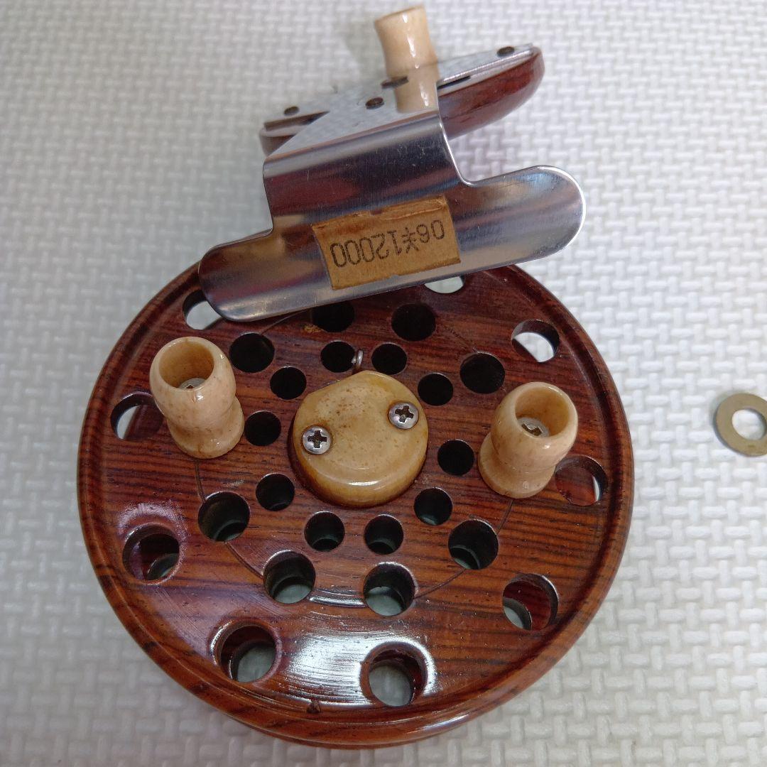 週末セール　重利　リール　黒柿　86ミリ　ベアリングなし