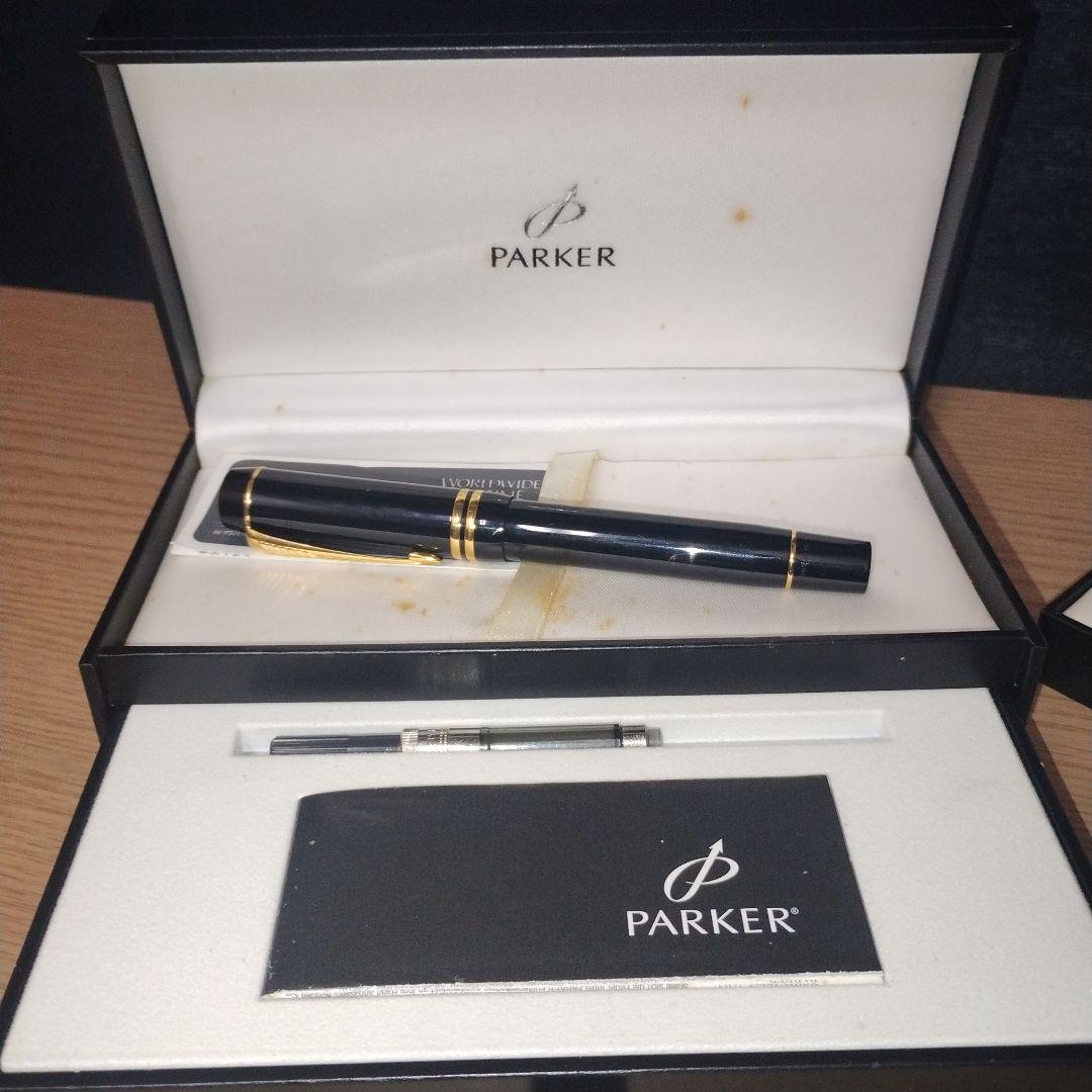 PARKER ブラック万年筆 ゴールド装飾