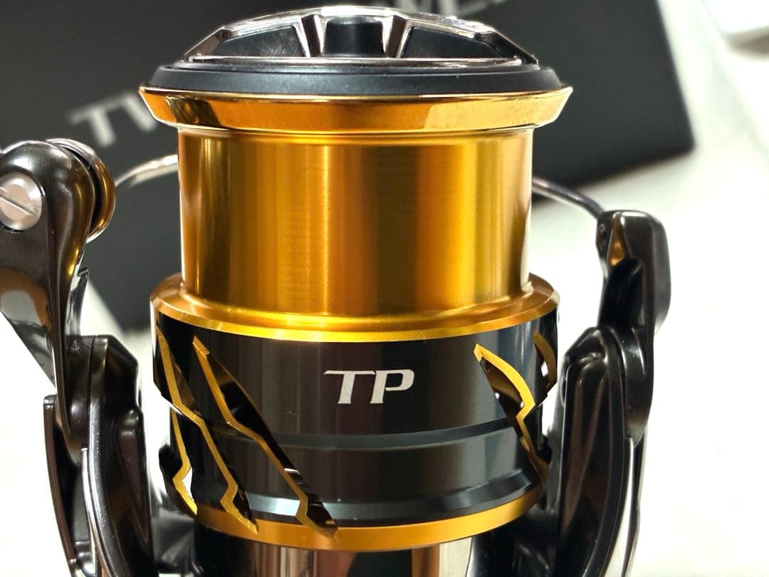 【機関良好】シマノ リール20ツインパワー2500S【カスタム品】