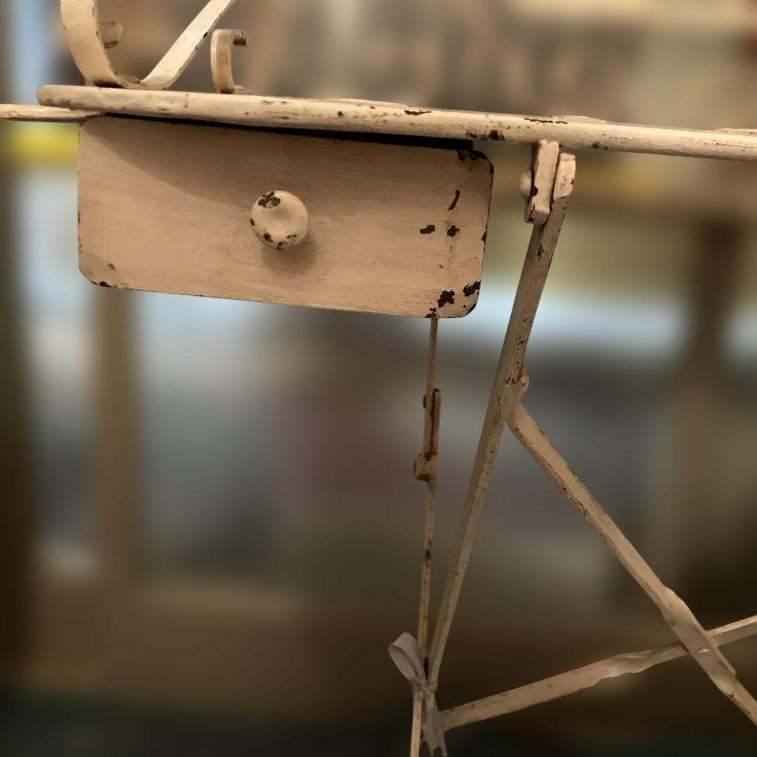 フランスアンティークの洗面台