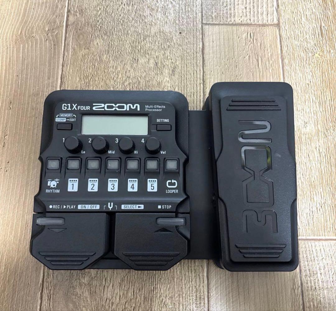 ZOOM G1X FOUR　ギターマルチエフェクター