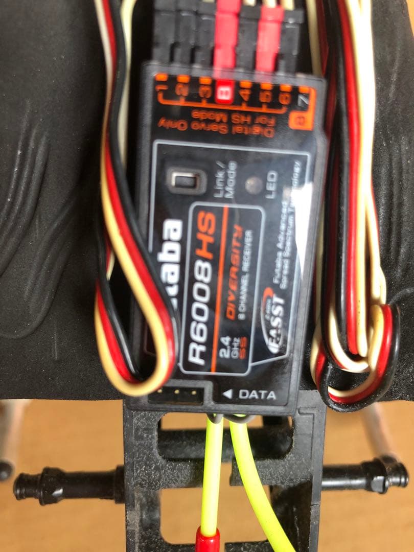 ヒロボー　ラジコンヘリコプター　エンジン