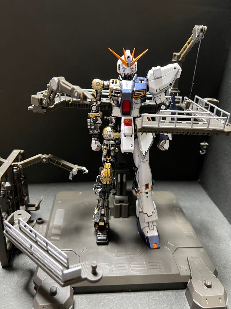 RG 1/144 νガンダム　ダブルフィンファンネル装備型サイドF限定完成品