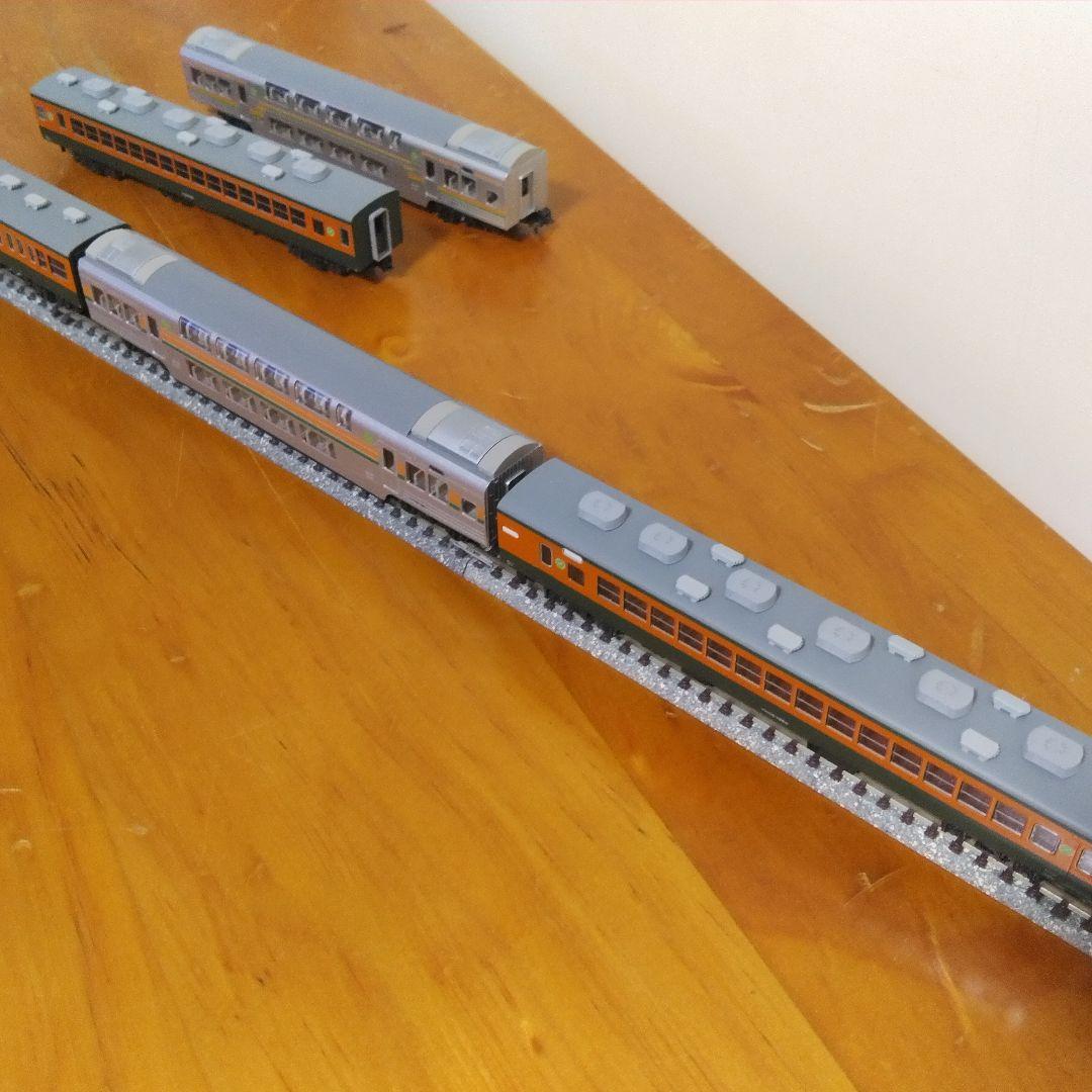 113系 湘南色 11両 + サロ2両 カトー 10-1586 10-1587