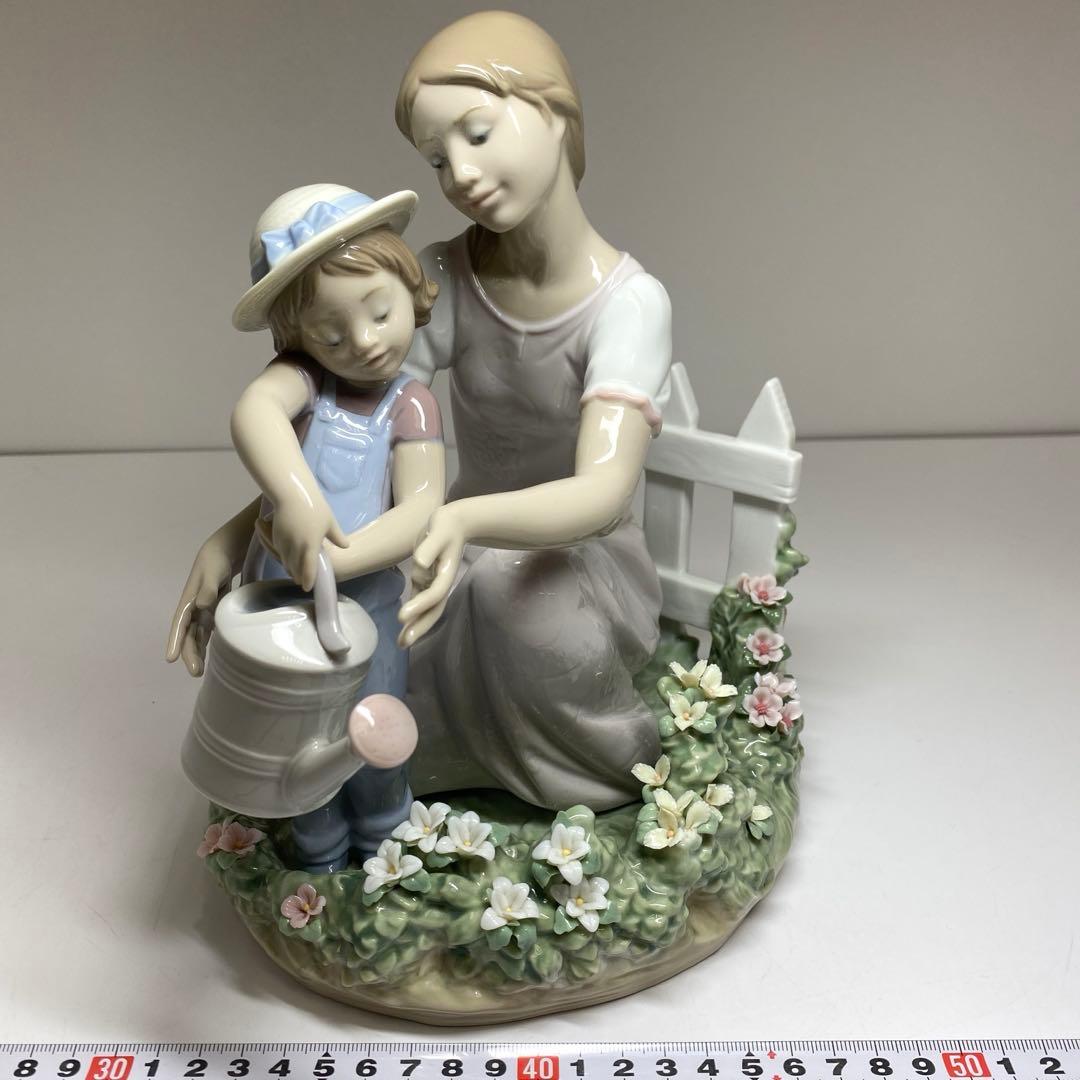 リヤドロ　ママのお手伝い　高さ23.5㎝　幅約21㎝　東な7-0921⭐︎1F