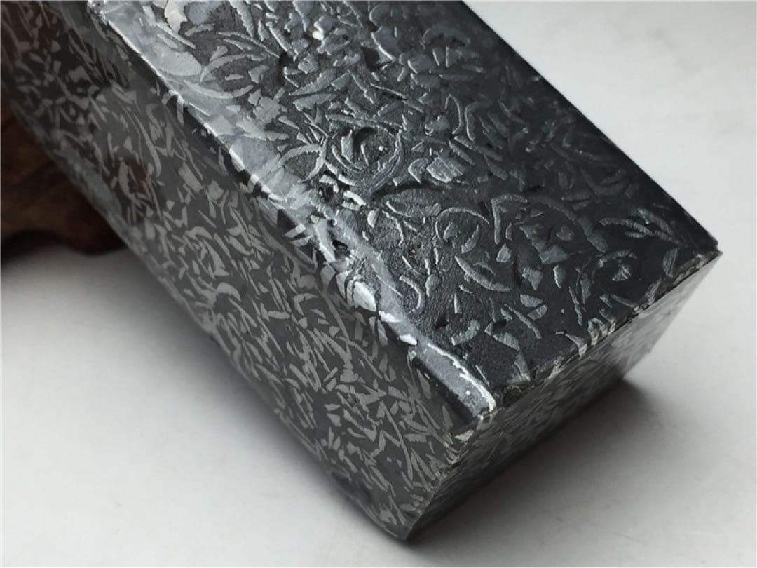 ☆ 希少 鉄隕石・ムオニオナルスタ 隕石ブロック　　磁石に付く コーティング済！