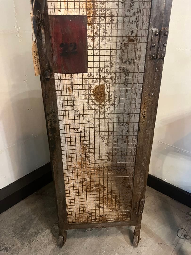 インダストリアル　ロッカー　ヴィンテージ　シャビー