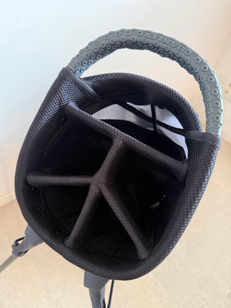 【早い者勝ち】OAKLEY グレー キャディバッグ　スタンド式