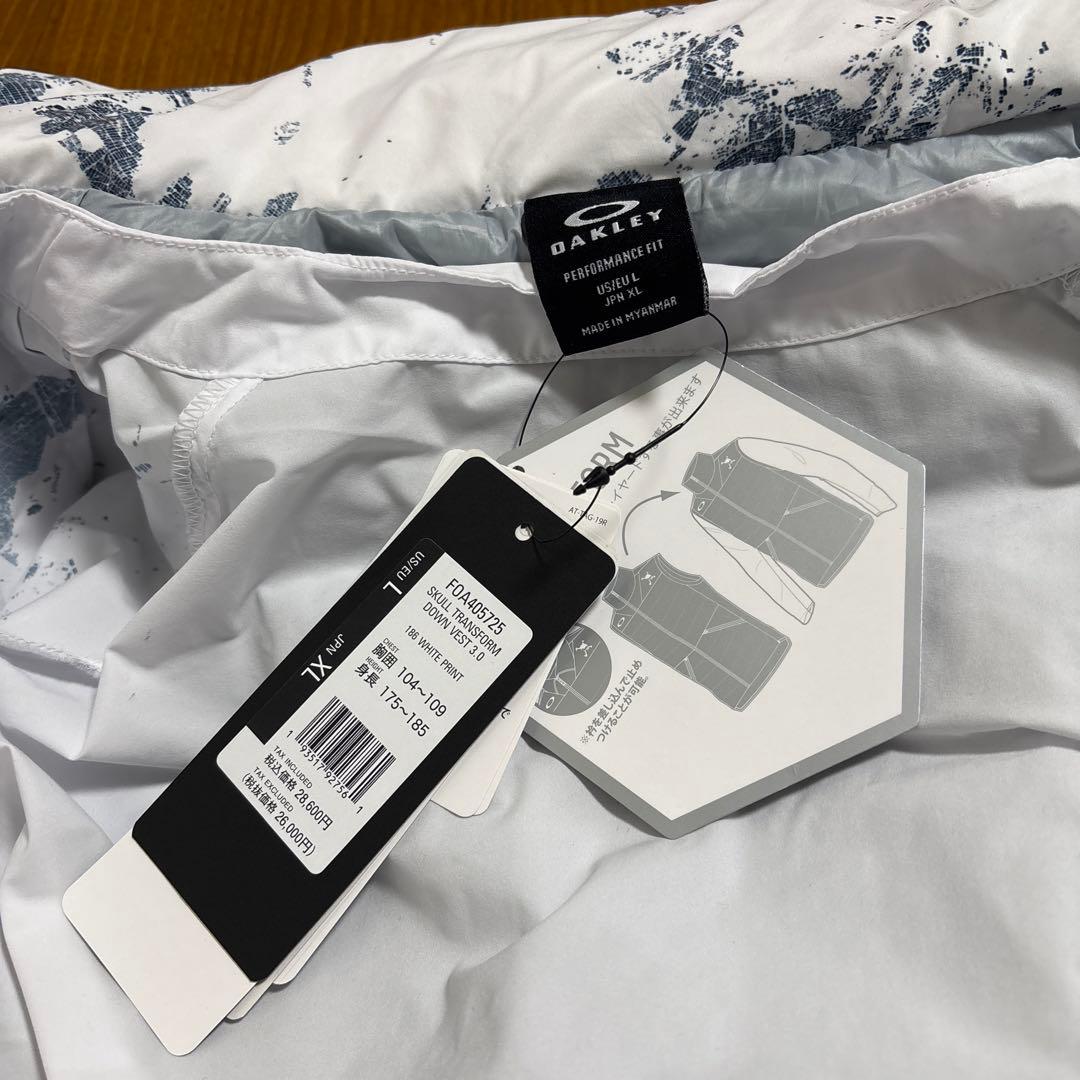 オークリーゴルフ　Skull Transform Down Vest 2WAY