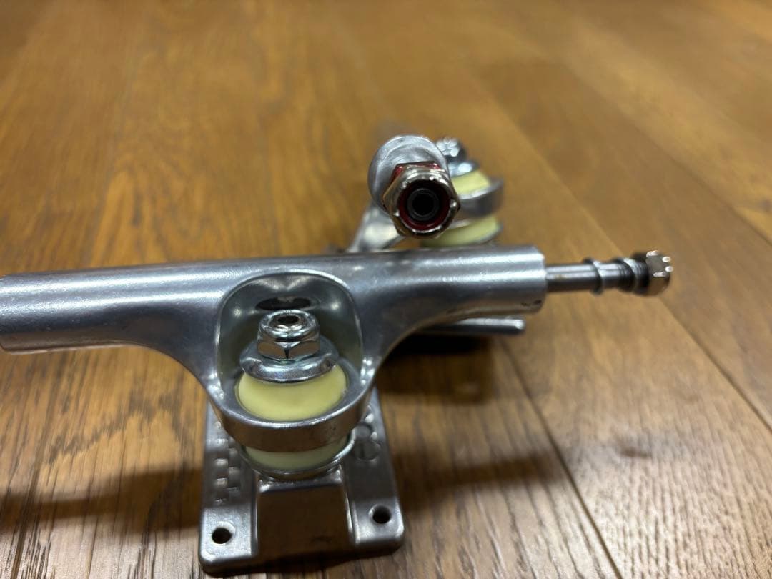 スケートボード ACE TRUCKS AF1 hollow 33