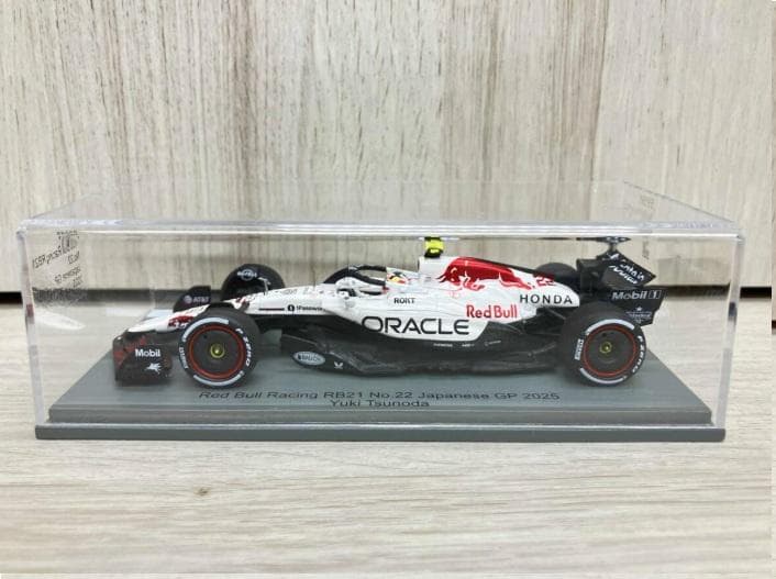 ミニカー RedBull RB21Japanese GP2025 Yuki Tsunoda