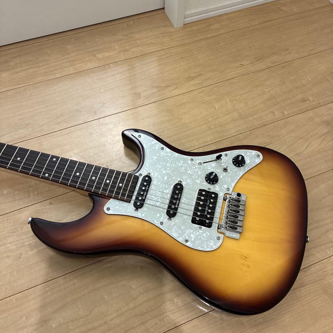 調整済み　いい音　Elioth S305 上位機種　ストラトキャスタータイプ