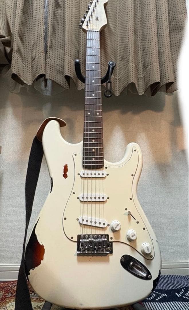 【値下げ可能】ストラト　マルチレイヤー Olympic white×サンバースト