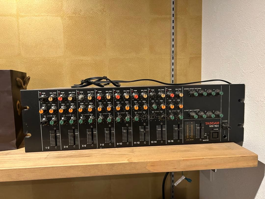 TASCAM M-1600 アナログミキサー 16ch