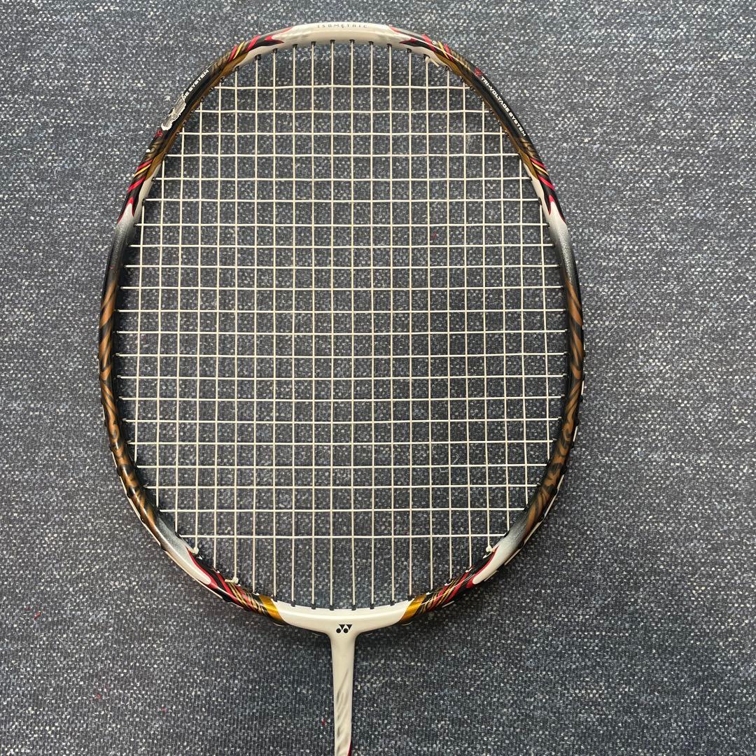 YONEXVOLTRIC 80 バドミントンラケット