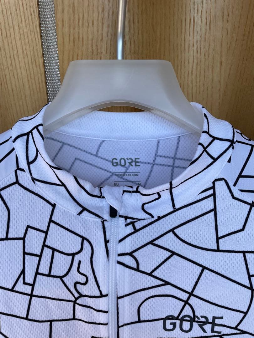 ゴアテックス　プリントジャージ　美品