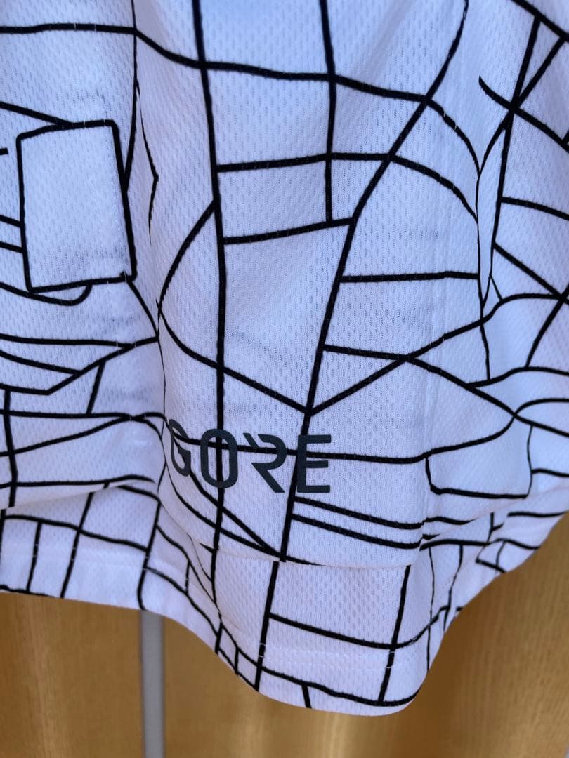 ゴアテックス　プリントジャージ　美品