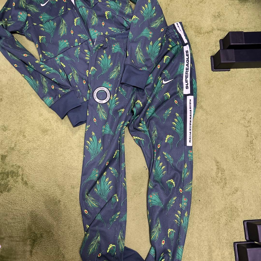 パリサンジェルマンNIKE サッカー　緑