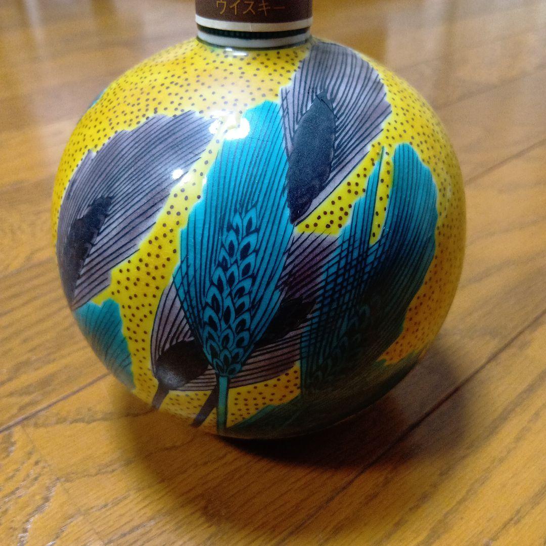 サントリーウイスキー　九谷焼（空き瓶）