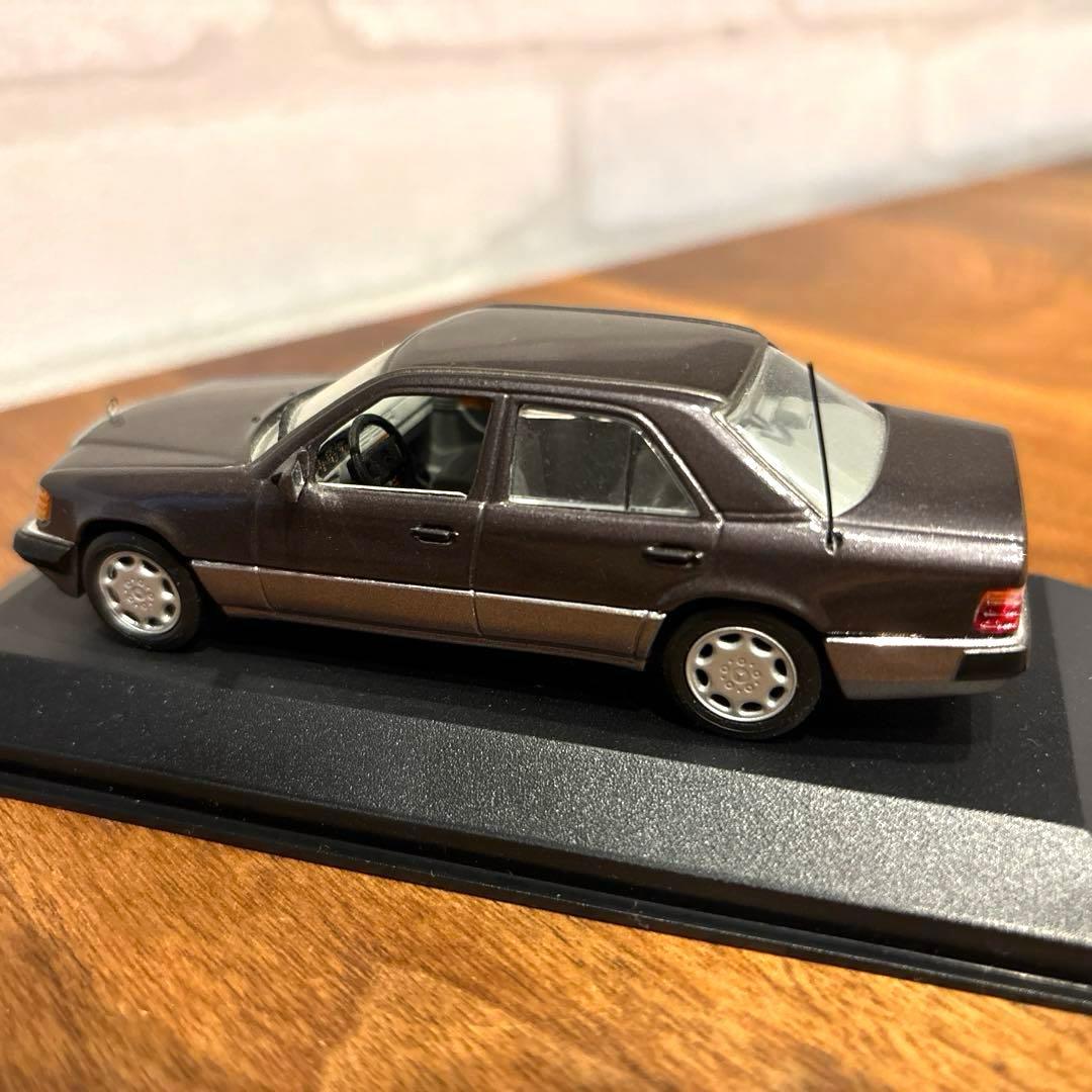 ミニカー MINICHAMPS Mercedes Benz 400E V8