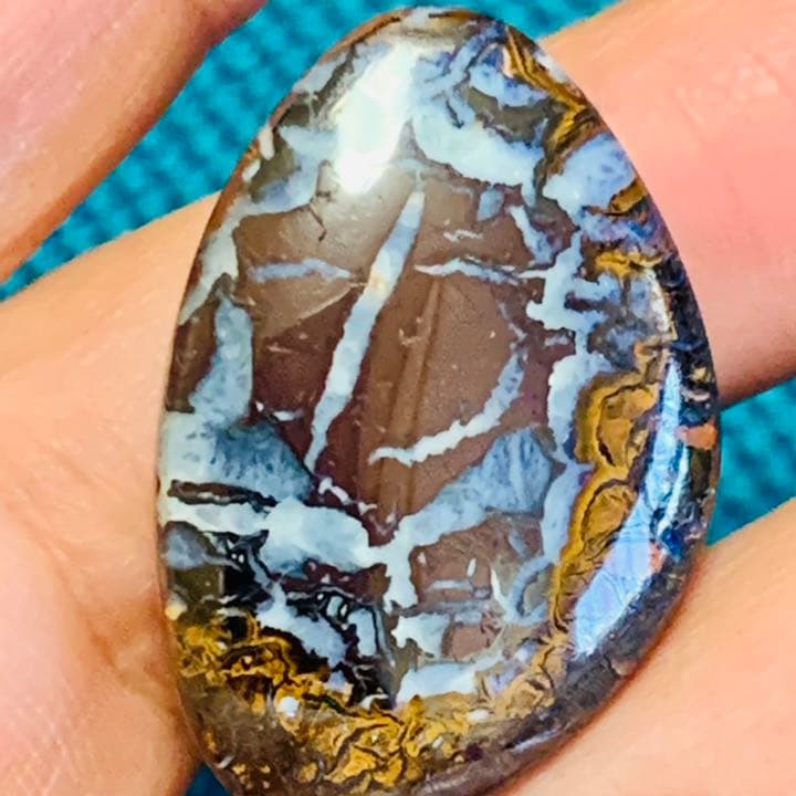 48ctクイーンズランド州ヤワ産ボルダーオパール/トップパターン