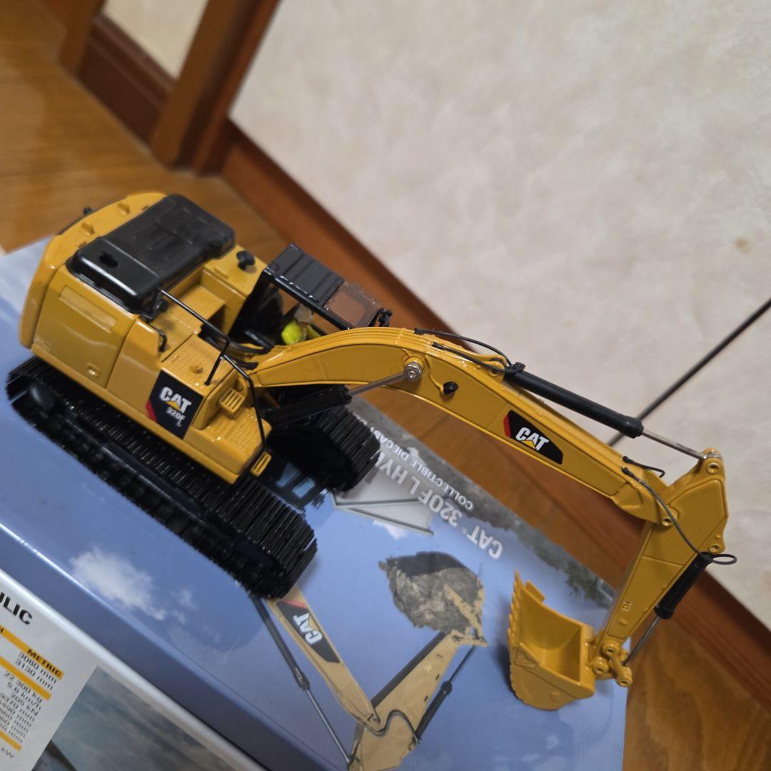 CAT 320FL Hydraulic Excavator 1:50スケール