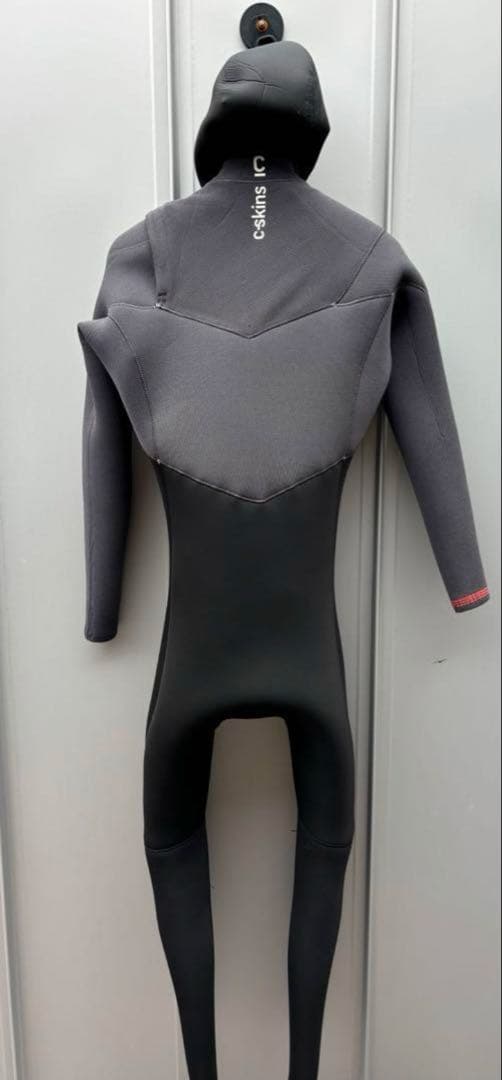 C-Skins Rewired フード付セミドライスーツ 黒/グレー MTサイズ