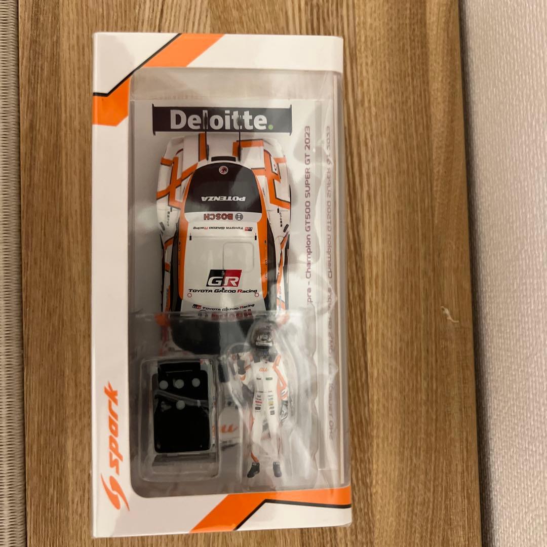 限定300台【spark】au TOM’S Supra 坪井選手フィギュア付