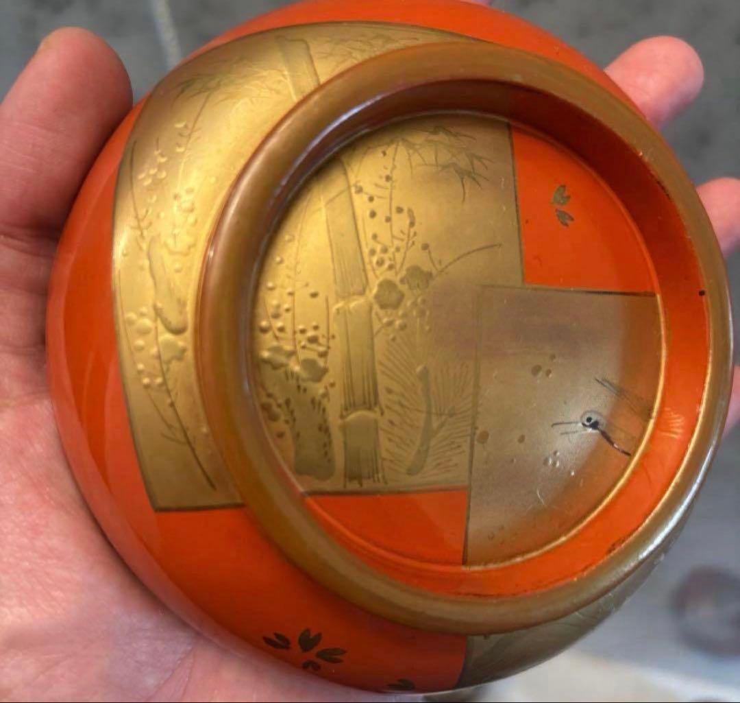 鶴や松竹梅が美しくふんだんに使われた金彩が美しい絢爛豪華な蒔絵の木製輪島お椀2客